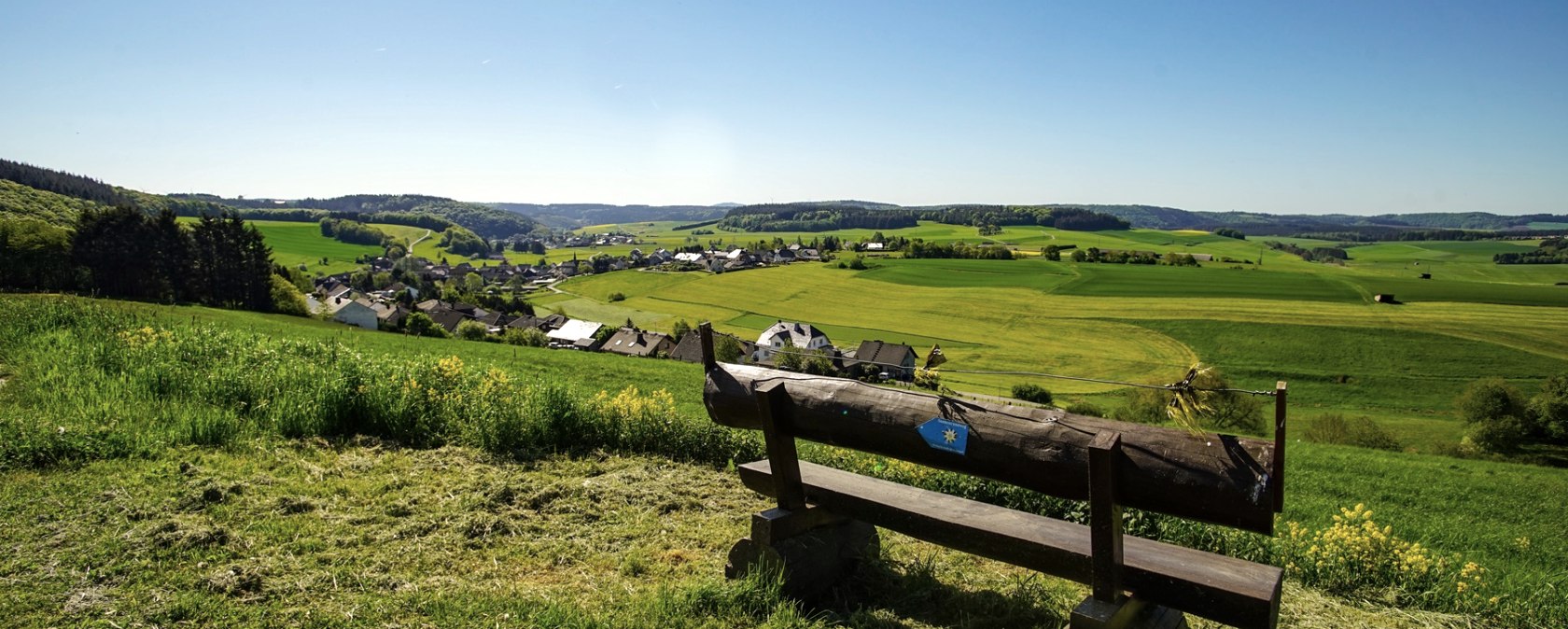 Der Blick vom Sonnenrundweg auf Herresbach, © Laura Rinneburger