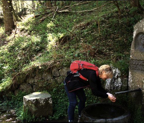 Durstige Pilger am Jodokus Brunnen, © Laura Rinneburger