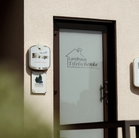 Landhaus Eifelschenke Außenansicht, © VerBildLicht Fotografie