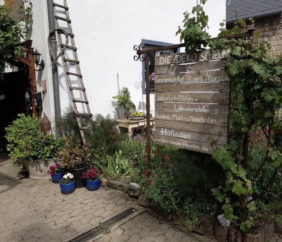 Blick in den Hof, © Foto: Sommer/Meier, Quelle: Deko-Scheune Hausten