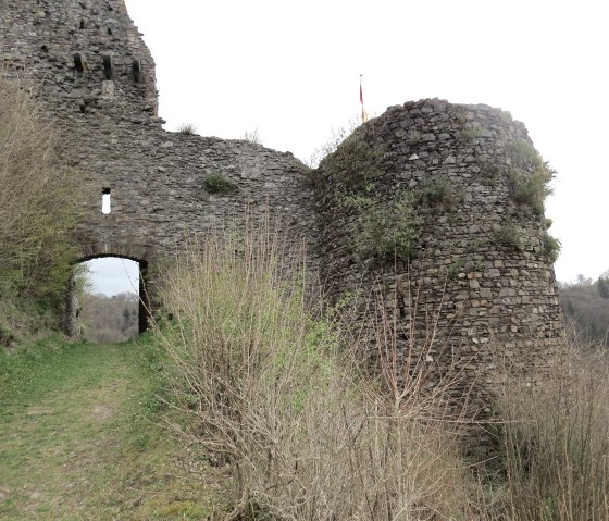 Aufstieg zur Burgruine, © Foto: Svenja Schulze-Entrup, Quelle: Touristik-Büro Vordereifel