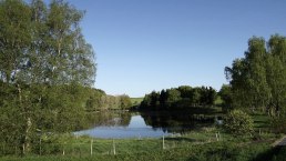 Blick auf das Booser Doppelmaar, © Foto: Laura Rinneburger, Quelle: Touristik-Büro Vordereifel