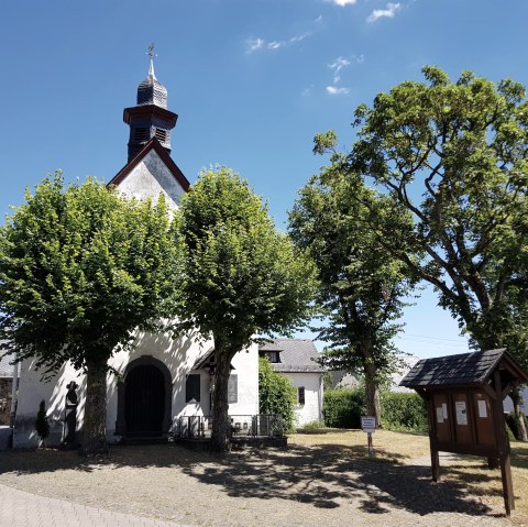 Außenansicht der Kapelle, © Foto: Svenja Schulze-Entrup, Quelle: Touristik-Büro Vordereifel