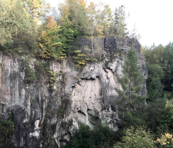 Hohe Wände in der Ettringer Lay, © Hendrik Kardinal