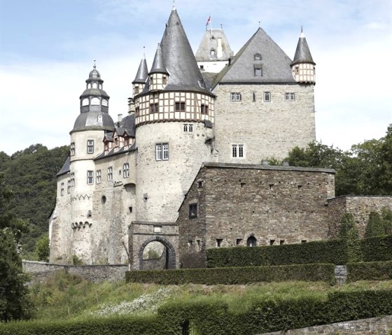 Schloss Bürresheim mit Garten, © GDKE Ulrich Pfeuffer