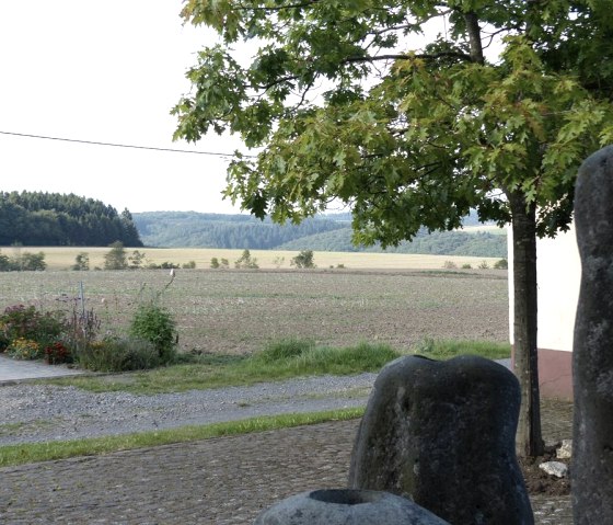 Ausblick vom Brunnen in Anschau, © Foto: Verbandsgemeinde Vordereifel, Quelle: Touristik-Büro Vordereifel