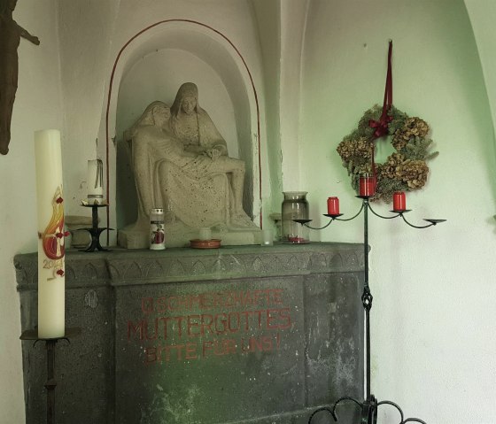 Kapelle in Ettringen - Altar, © Foto: Svenja Schulze-Entrup, Quelle: Touristik-Büro Vordereifel