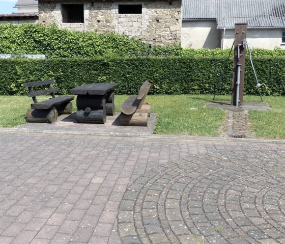 Dorfplatz in Hirten, © Foto: Ortsgemeinde Hirten, Quelle: Touristik-Büro Vordereifel