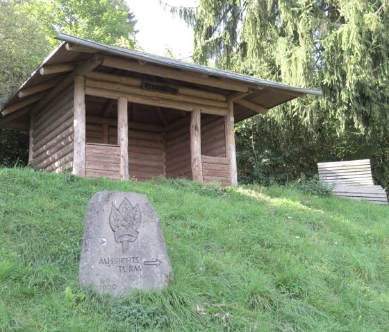 Rasthütte am Hochsimmerturm in Ettringen, © Foto: Svenja Schulze-Entrup, Quelle: Touristik-Büro Vordereifel