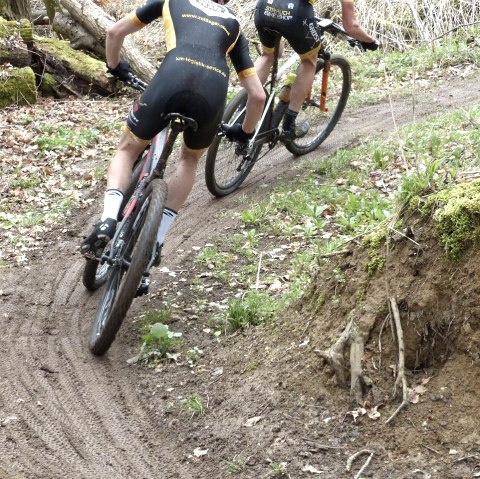 Mountainbiker in der Eifel beim Bulls Cup in Boos, © Michael Augel