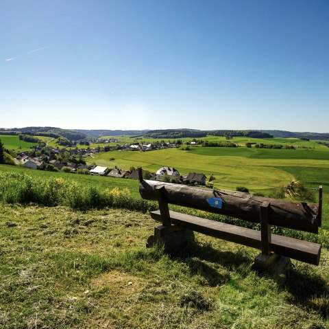 Der Blick vom Sonnenrundweg auf Herresbach, © Laura Rinneburger