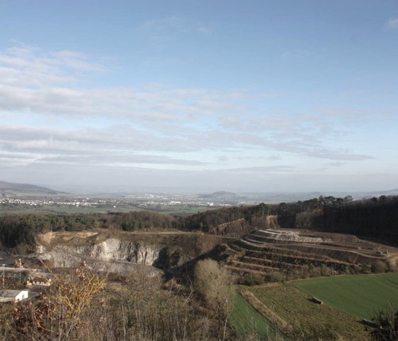 Ausblick vom Ettringer Bellerberg - Tagebau, © Foto: Laura Rinneburger, Quelle: Touristik-Büro Vordereifel