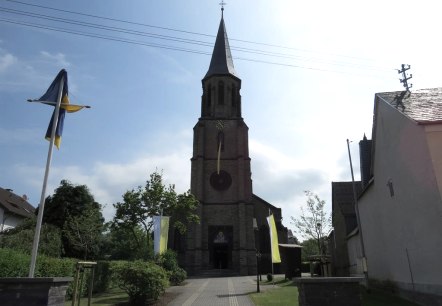 Kirche St. Kastor und Katharina, © Foto: Svenja Schulze-Entrup, Quelle: Touristik-Büro Vordereifel